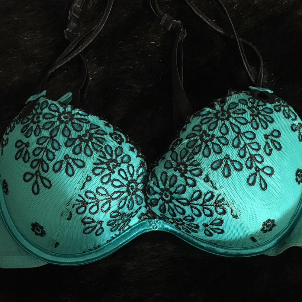 3/$18-Victoria’s Secret bra-Size 34-B